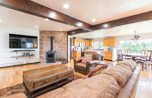 Colorado Springs House | 4BR 4BA multi-family with multiple outdoor & indoor living spaces, hot tub, BBQ.