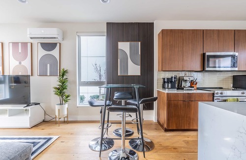 Eastlake House | 4BR | BBQ, Views, Rooftop | Eastlake | Sophari