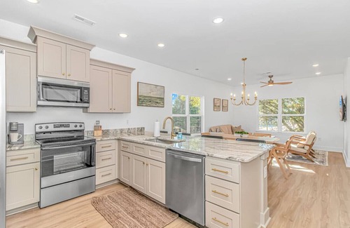 Myrtle Beach House | 4BR Beach Oasis w/Private Pool! 1000 ft from the water