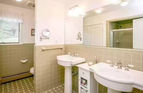 East Chatham Ski Chalet | 4BR Berkshire Beauty w/ Patio, BBQ, and a Million Dollar View
