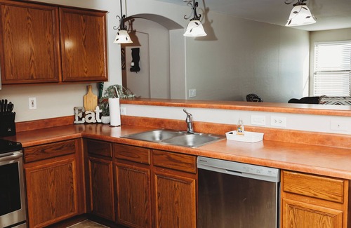 Tamaron House | 4Br Desert Resort/Large Yard w/Heated Pool