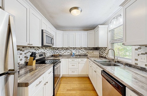 Colington House | 4BR Dog Friendly | Fireplace | Theater Room