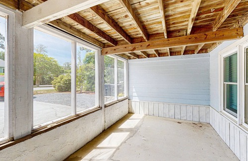 Colington House | 4BR Dog Friendly | Fireplace | Theater Room