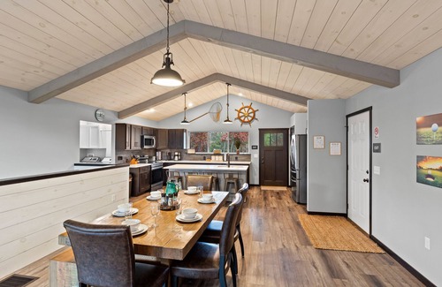 Rome House | 4BR, Dog Friendly, Pool Table, Fireplace