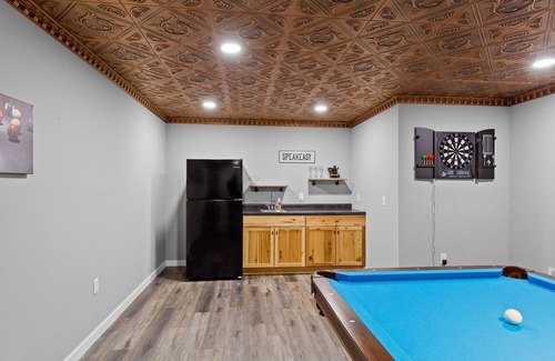 Rome House | 4BR, Dog Friendly, Pool Table, Fireplace