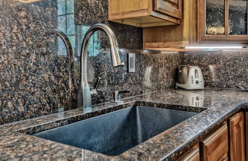 East Colorado Springs House | 4BR Get Awaydog Friendlywith Gym!