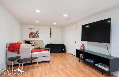 Westminster House | 4br Home W Yard, Fire Pit & Arcade