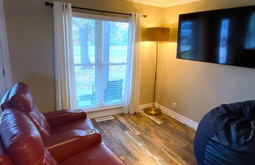 Hoyt House | 4BR Lakefront Home w/ a view! -Sleeps 9