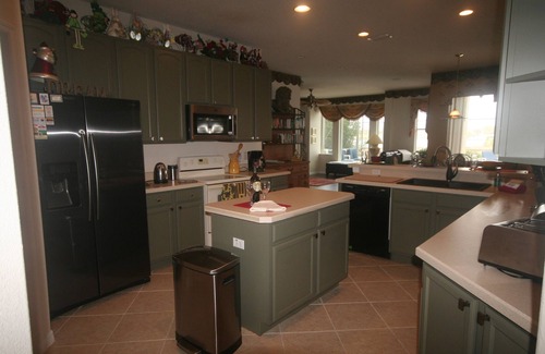 Grand Reserve Villa | 4BR Luxury Villa with Games Room, Lake Views, 10 minutes to Disney Property