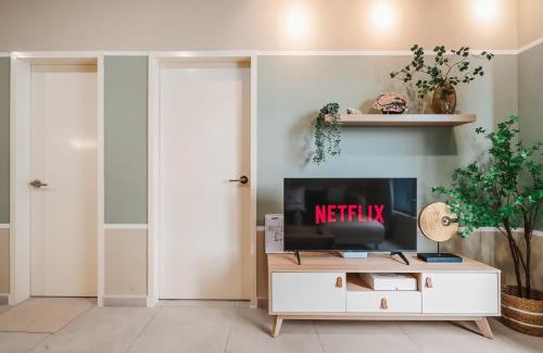 Seri Kembangan Apartment | 4BR Matcha-Inspired Home at Meta Residence by RumaBnB