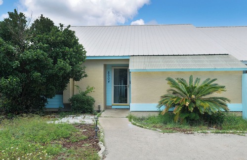 Thomas Drive House | 4BR Modern Beach Escape Awaits!