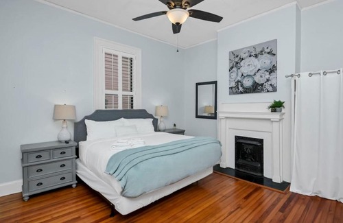 University Hill House | 4BR on Henderson - Walk to USC