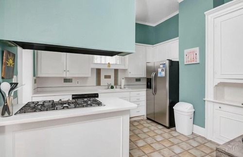 University Hill House | 4BR on Henderson - Walk to USC