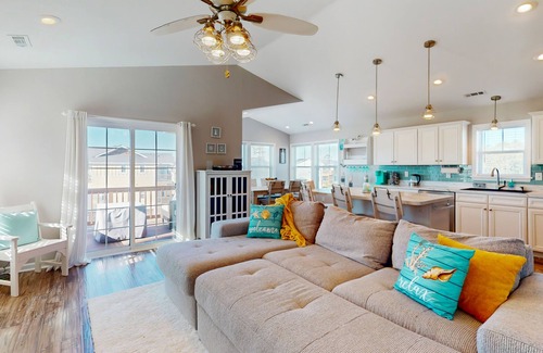 Colington House | 4BR remodeled home w/pool, game room, firepit, W/D