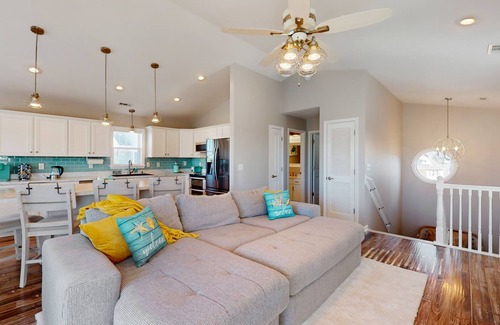Colington House | 4BR remodeled home w/pool, game room, firepit, W/D