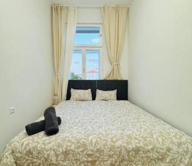 Schottenfeld Apartment | 4BR Shared