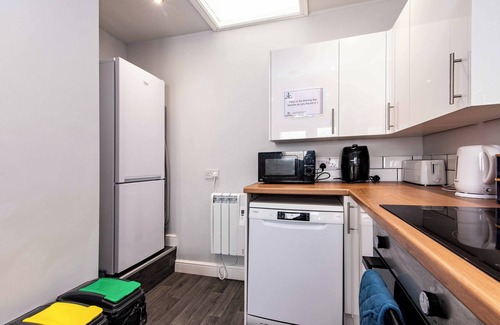 Hull House | 4BR Sleeps 10 Near City Centre