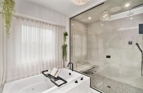 Cherry Creek House | 4br Townhouse Retreat W Gym & Sauna