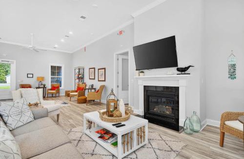 Ocean Isle Beach House | 4BR Townhouse with Golf View in Ocean Isle Beach