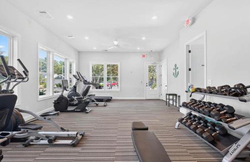 Ocean Isle Beach House | 4BR Townhouse with Golf View in Ocean Isle Beach