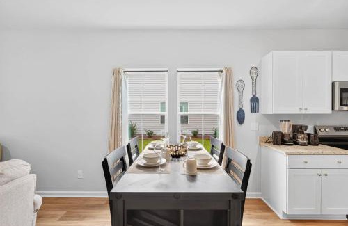 Ocean Isle Beach House | 4BR Townhouse with Golf View in Ocean Isle Beach