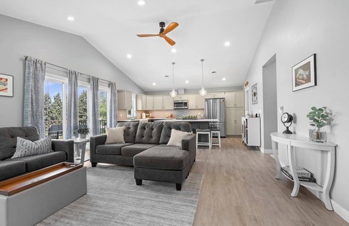 Plymouth House | 4br Track View Townhome Next to Road America