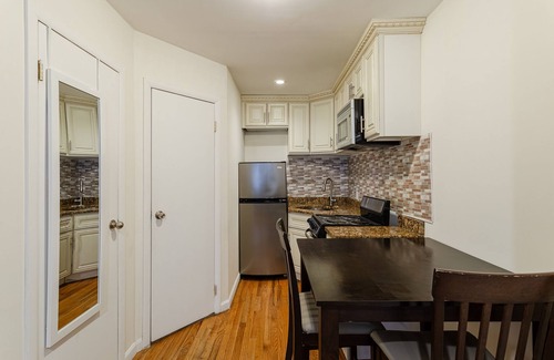 Midtown South Apartment | 4FE Chelsea Studio Exclusively Yours