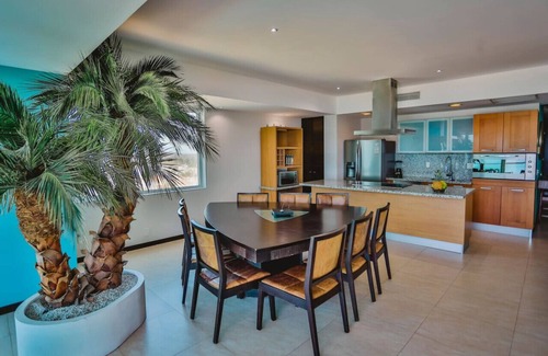 Cerritos Condo | 4G Beachfront condo with amazing views