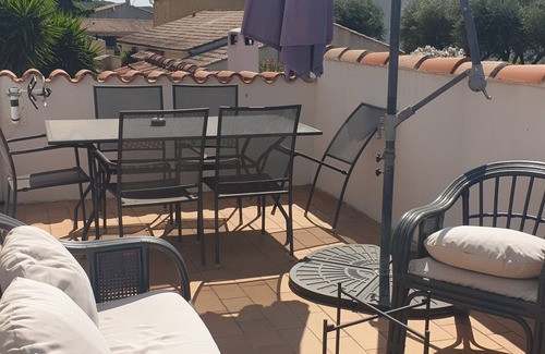Ollioules Apartment | 4km des Plages/sanary, Appart Neuf 6 Pers Calme, Terrasse, Clim, 2 Chb, Parking