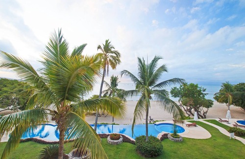 Punta de Mita Condo | 4Seasons InsideGate +Beachfront+IncredibleViews+Free2 golfCart+Housekeeper/cook