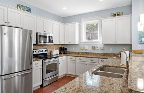 Laurel Grove House | 4th Nt FREE - Stay thru 11/22! Beach Cottage w/(2) XL GOLF CARTS, Pool, Beach