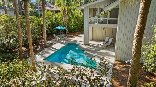 Oceanside House | 4th Row Beach House - Private Pool & Screened Porch - 10 Oyster Catcher Rd