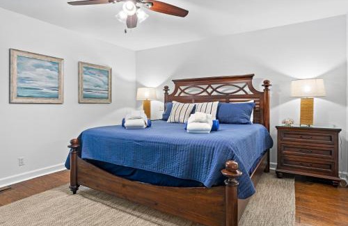 Oceanside House | 4th Row Beach House - Private Pool & Screened Porch - 10 Oyster Catcher Rd