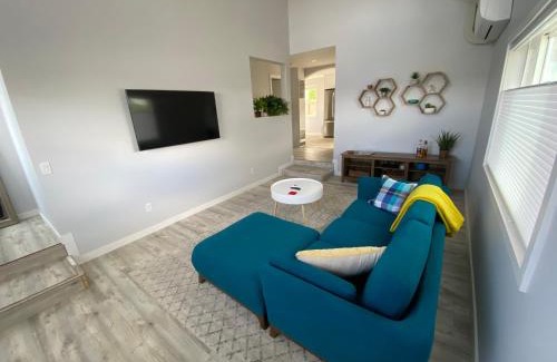 Larkspur House | 4th Street