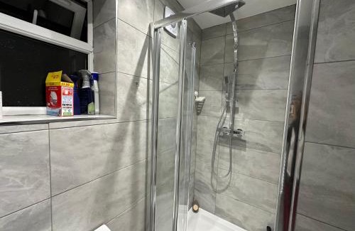 Downham Apartment | 4TH Studio Flat With Private Own Bathroom A London Luxury Family Home Setup and furnished With Double Bed plus A Double Futon-Sofa Bed A Single Futon Bed A Baby Cot and Garden and Free Parking