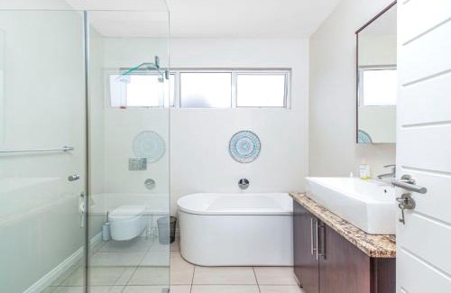 Greater Johannesburg Metropolitan Area House | 4Tress Guesthouse