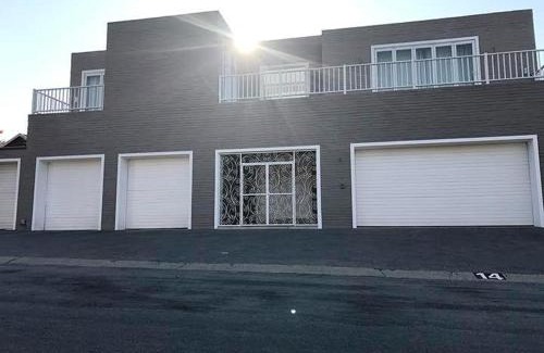 Greater Johannesburg Metropolitan Area House | 4Tress Guesthouse