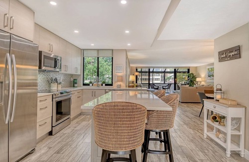 Siesta Key Condo | 5-105 in Sarasota, FL