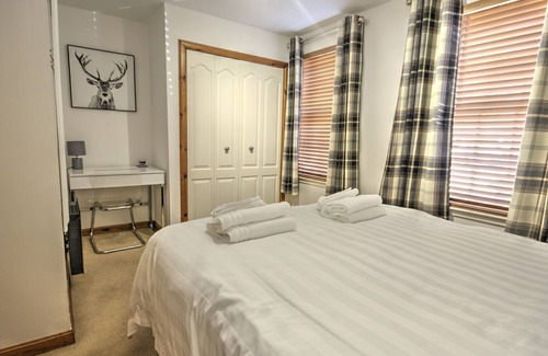 Dornoch Apartment | 5 Argyle Place, Dornoch