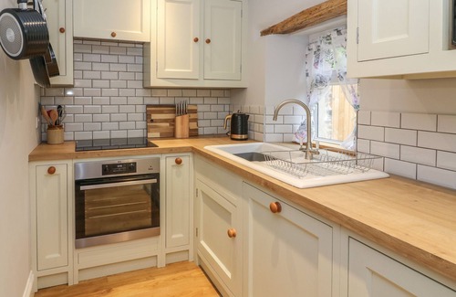 Fourstones Near Bentham Cottage | 5 BANK COTTAGE, pet friendly, with open fire in Bentham, Yorkshire