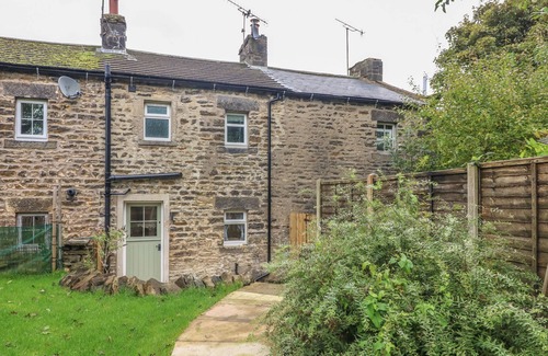 Fourstones Near Bentham Cottage | 5 BANK COTTAGE, pet friendly, with open fire in Bentham, Yorkshire