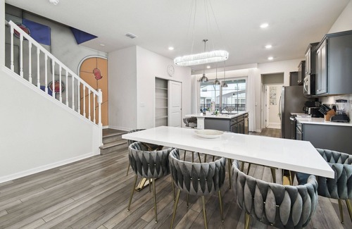 Four Corners House | 5 BD En-suites, Game Room, Pool, Sleeps 14, Disney