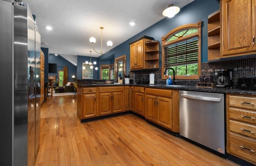 Kalkaska House | 5 BD Pool/Golf Sim/Hot Tub/Sauna/Movie Theatre/Game Room