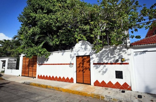 Downtown Cancun House | 5 BDR-Ensuite Bathrooms-Private Pool-Golf-Comfort