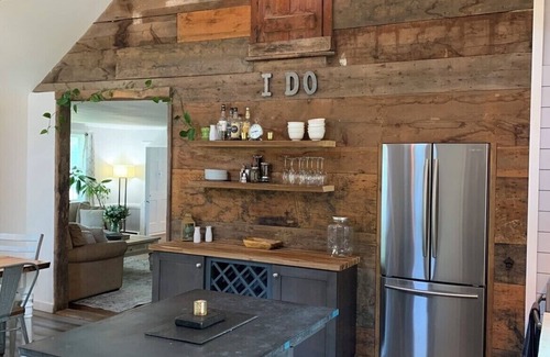 Scarborough House | 5 bed 2Bath fully remodeled farmhouse near Beaches, Portland, Airport & Hiking