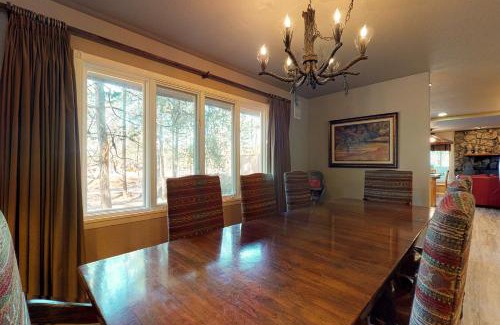 Sunriver House | 5 Bed 3 Bath Vacation home in Sunriver