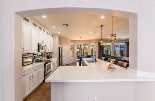 Alta Vista Estates House | 5 Bed| 3 Full bath home w/rec room, private pool & hot tub!