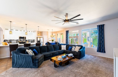 Alta Vista Estates House | 5 Bed| 3 Full bath home w/rec room, private pool & hot tub!