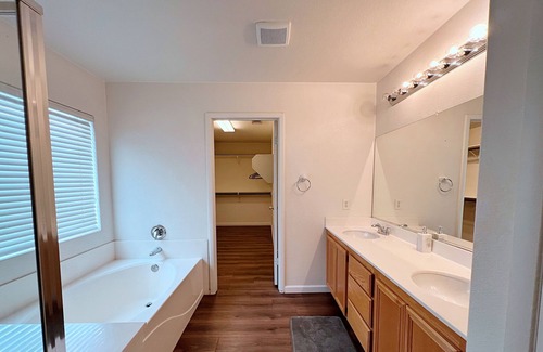 Rhodes Ranch House | 5 bed 3 full bath, Huge Pool, Billiards Table. Only 8 miles from the Strip