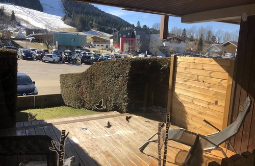 Metabief Apartment | 5-bed apartment at the foot of the slopes, ski room, parking, view of the slopes